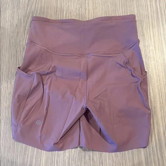 Lululemon Fast and Free High-Rise Short 6” *5 Pocket - Size 8 - Lavender Lux - Picture 4 of 8